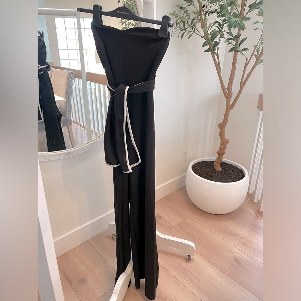 Fashion nova jumpsuit . Xs, tie around waist